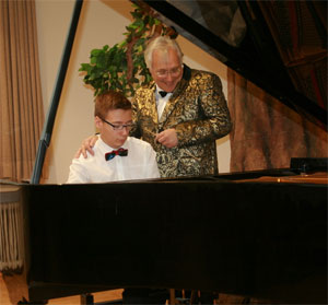 Herr Jünemann als Klavierlehrer
